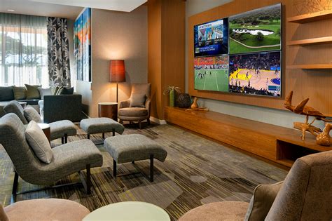 courtyard maui kahului airport hawaii lobby where to stay - Tropicality ...