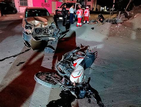 ENCONTRONAZO EN LOMAS DE RÍO MEDIO 4 MOTORIZADO Y AUTOMOVILISTA