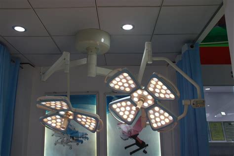 Petal Design Led Operation Theatre Shadowless Lamp Ceiling Mounted