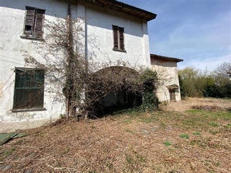 Casale cascina in vendita a Zerbolò Lomellina Pavia idealista N 1