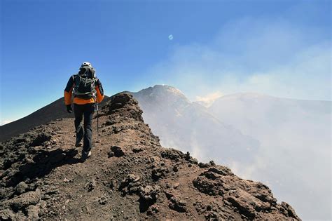 Trekking Ai Crateri Sommitali Dell Etna Musement