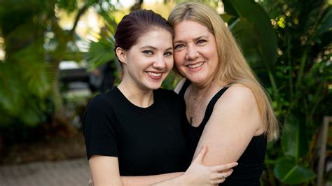 Breast Cancer Awareness Naples Mom Forgos Reconstructive Surgery After Double Mastectomy