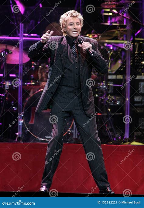 Barry Manilow Performs In Concert Editorial Photo Image Of Tour