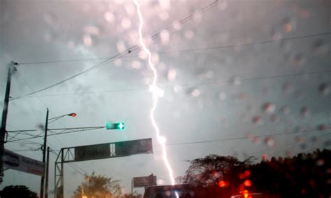 C Mo Protegerme De Los Rayos Durante Una Tormenta El Ctrica Vos Tv