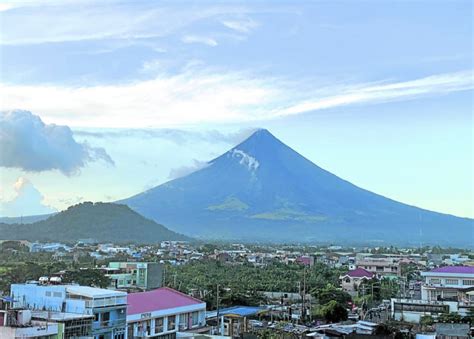 Bulkang Mayon Nagtala Ng Mga Pagyanig Nakataas Pa Rin Ang Alert Level