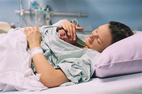 Premium Photo Mother And Newborn Child Birth In Maternity Hospital