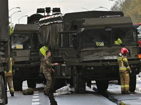 Szczecin Kolizja brytyjskich pojazdów wojskowych Są ranni