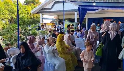 Bupati Gusnan Rayakan Lebaran Bersama Masyarakat Gelar Open House