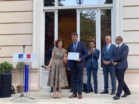 Din Judet Ora Ul Cugir Premiat De Ambasada Fran Ei Din Rom Nia