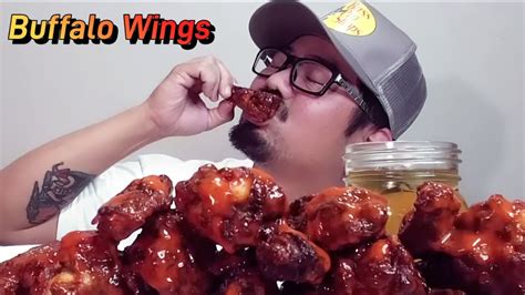 BUFFALO WINGS MUKBANG - YouTube