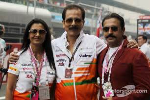 Subrata Roy Sahara, Sahara Chairman with his wife Swapna Roy, on the ...