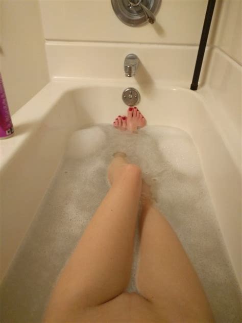 Bathtub Bathing Leg Skin Porn Pic
