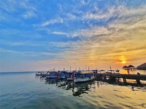 pantai  jepara   bagus pemandangannya indah popbelacom