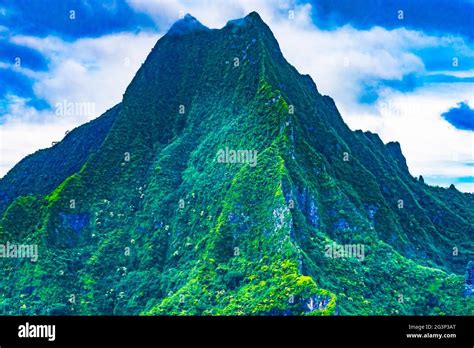 colorful mount rotui  highest mountain volanic peak  moorea