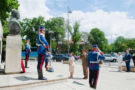 Margareta Radu et Sofia de Roumanie célèbrent le 10 mai devant la