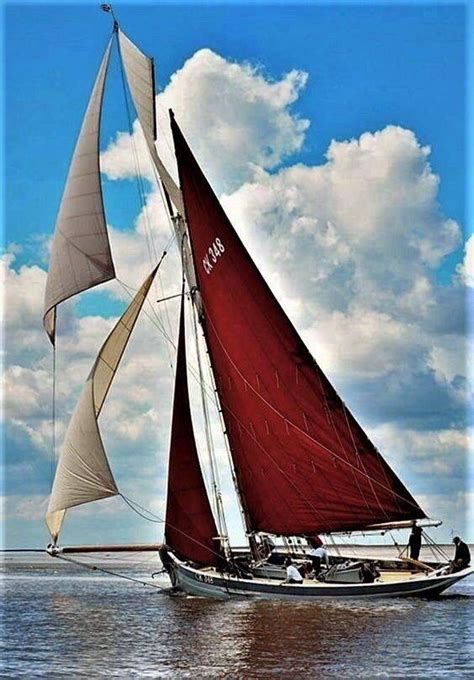 Old Boats Small Boats Old Sailing Ships Sailing Boat Classic Yachts