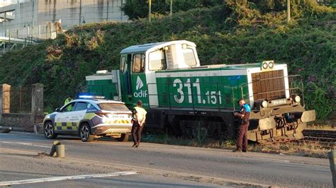 Descarrila Una Locomotora De Un Tren De Mercanc As Cerca De La Estaci N