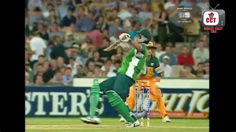 Shoaib Akhtar Tastes The Speed Of Brett Lee Video Dailymotion