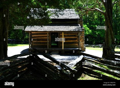 The John Oliver Cabin In Cades Cove Stock Photo Alamy