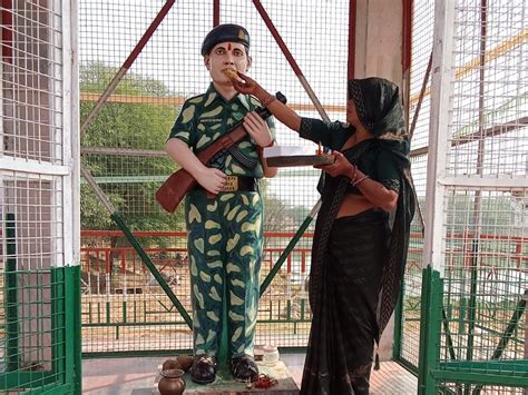 Rakhi Tied On The Wrist Of Martyr Brother On Bhaidooj भाईदूज पर शहीद