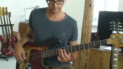 L362 Cool Bass Run In Em Funky Bass Lesson By Marlowedk Youtube