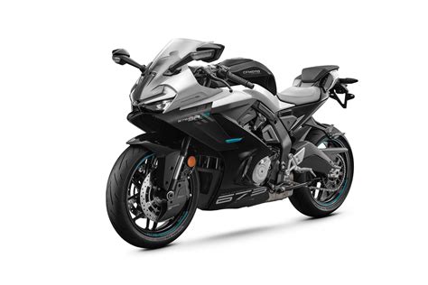 Modello CFMOTO 675SR-R: guida completa a prezzi, versioni e optional