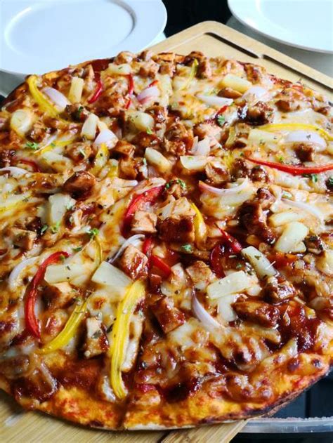 Restoran Naked Aneka Pizza Makanan Barat Yang Lazat