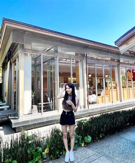 Babe Nude OnlyFans Leaks Fappening FappeningBook