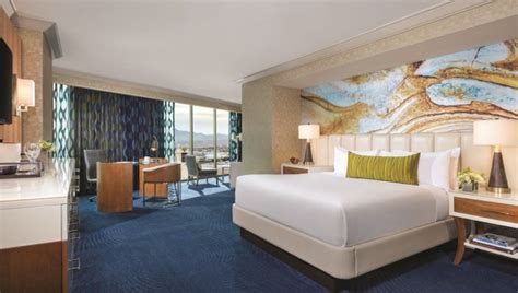 •MANDALAY BAY RESORT AND CASINO SUITES• | Las Vegas Suites