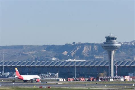 Sánchez anuncia una ampliación del aeropuerto de Barajas con una