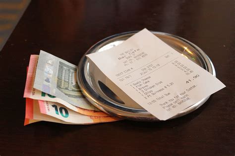 How Much Should You Tip In France Tipping Advice For Paris And France