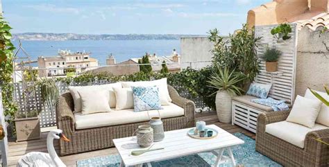 Quelles plantes choisir pour mon balcon au soleil à Marseille