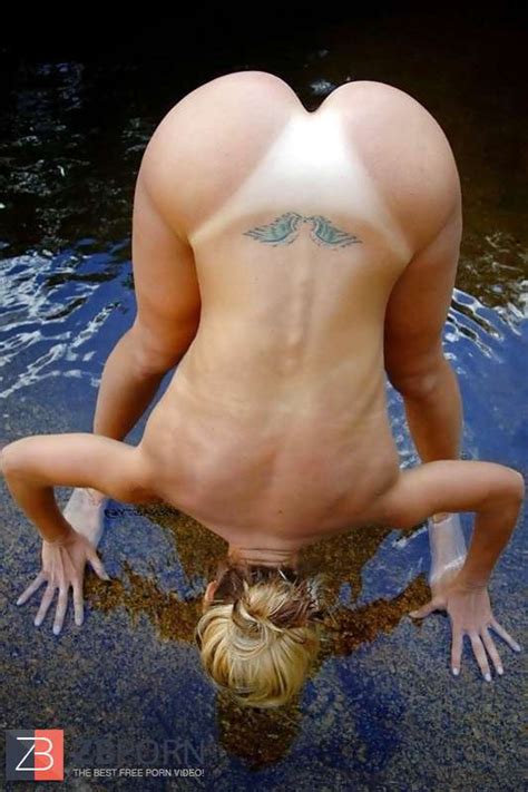 Super Steamy Wifey With Sunburn Lines Posing Nude At The Lake ZB Porn