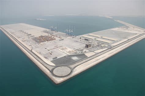 Khalifa Port handles 1m containers in first year - Projects And Tenders ...