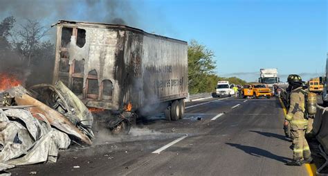 Muere calcinado chofer de tráiler en la maxipista Mazatlán Culiacán