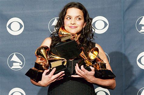 Norah Jones after winning 8 Grammy Awards in 2003 : r/pics