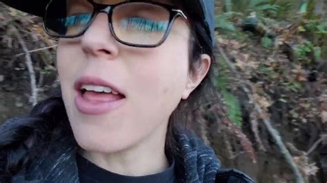 Nerdy Faery Touches Herself While Out For A Walk