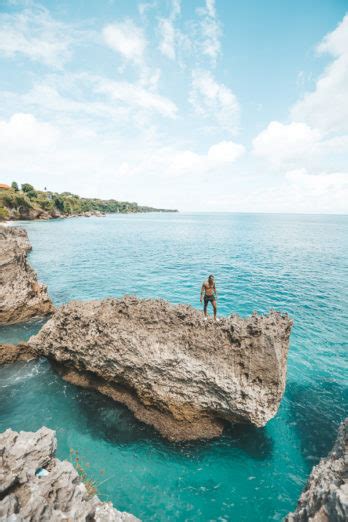 Tegal Wangi Cliff Jump In Uluwatu Bali