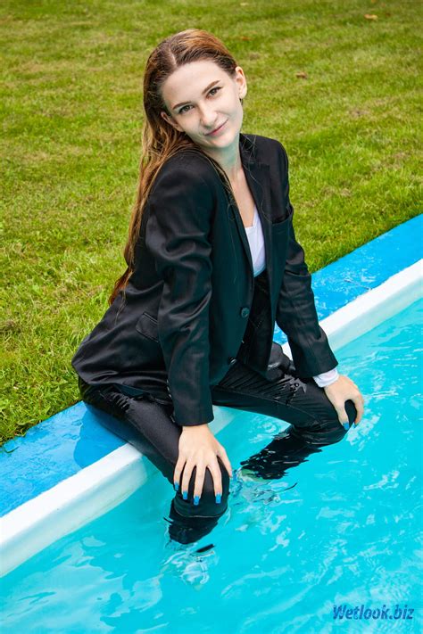 Wetlook Girl In Business Outfit Swimming In The Pool Rwetlookgirls