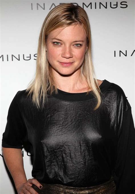 Amy Smart Nude Tits And Sharp Nipples Under Dress Paparaco