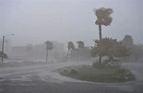 Huracán Milton toca tierra en la costa oeste de Florida con vientos de