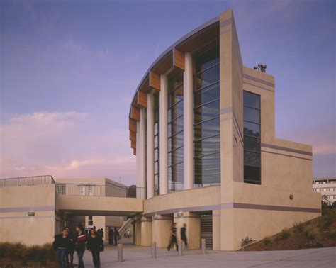 Eleanor Roosevelt College / Safdie Rabines Architects + Safdie Architects | ArchDaily