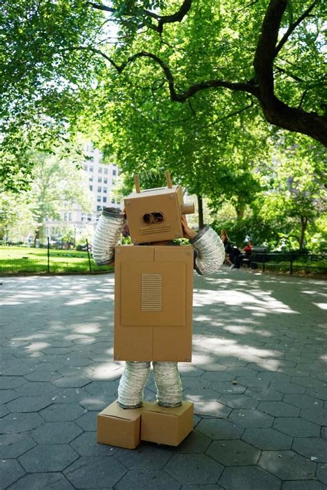 Cardboard Crafts Kids, Cardboard Box Car, Cardboard Costume, Robot ...