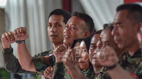 Prabowo Gibran Terima Dukungan Dari Anggota Linmas Foto Tempo Co