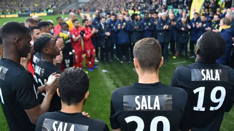 Emiliano Sala death: Nantes players wear all black in tribute to former ...