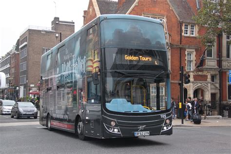 123362 Golden Tours Alperton LN BF62UYN Buckingham Pala Flickr