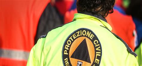 Caratteristiche Dellabbigliamento Per La Protezione Civile