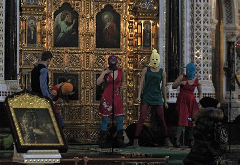 Lenkijos ir Lietuvos pasienyje buvo trumpam sulaikyta Pussy Riot aktyvistė LRT