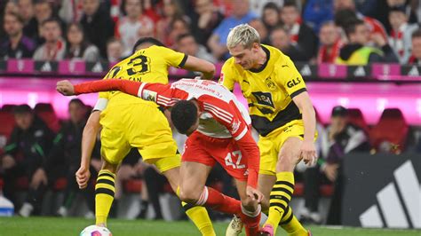 Bayern Fans fordern Rot für Brutalo Foul Schiedsrichter entschuldigt