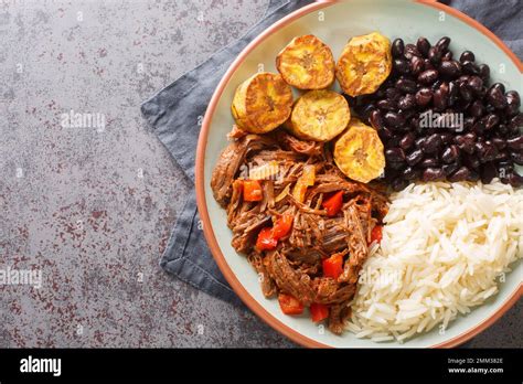 El Pabellon Criollo Es Un Plato Tradicional De Venezuela Con Frijoles